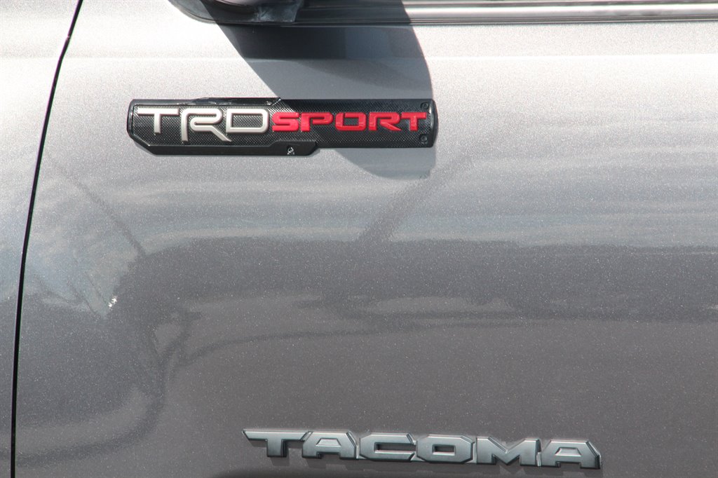 2017 Toyota Tacoma TRD Sport photo 20