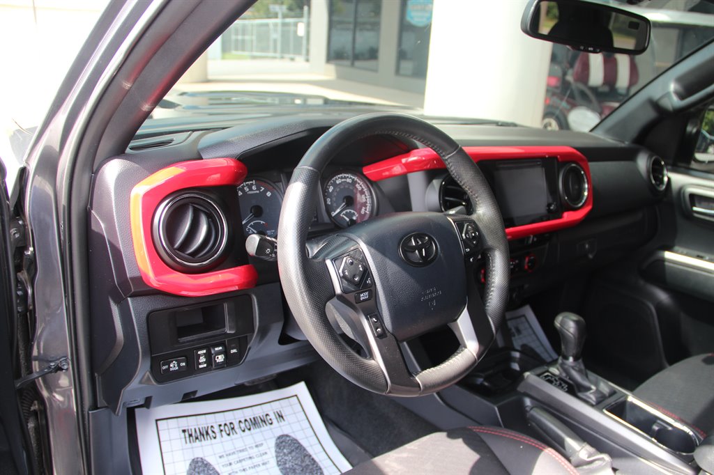 2017 Toyota Tacoma TRD Sport photo 10