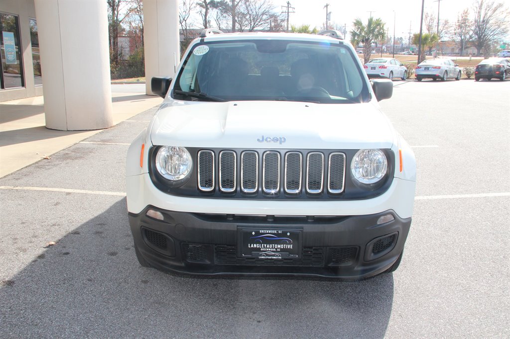 2017 Jeep Renegade Sport photo 4