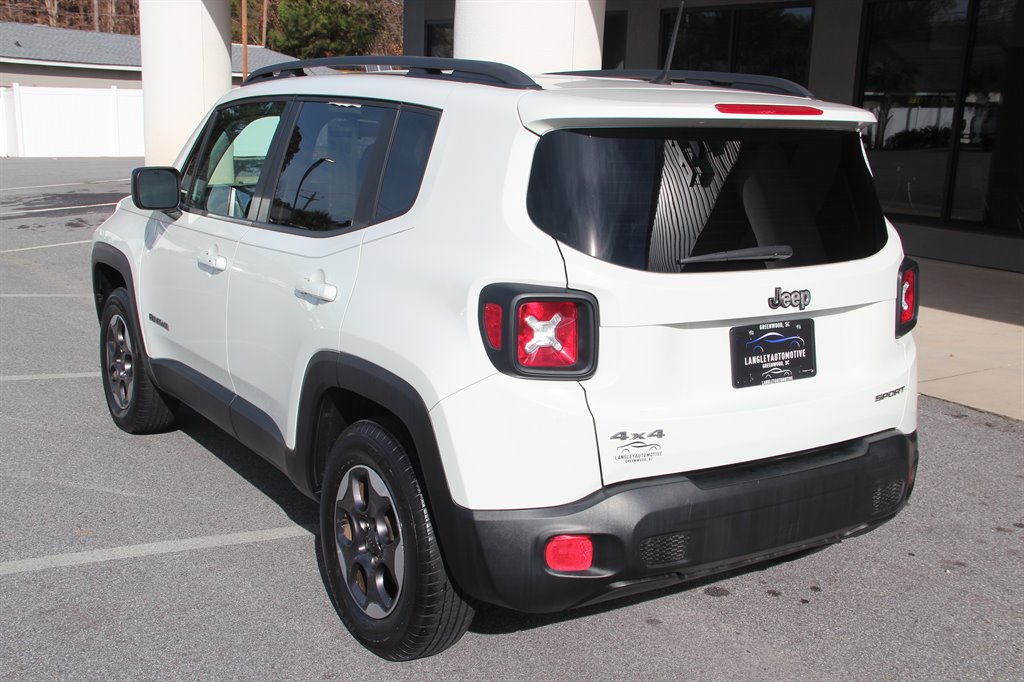 2017 Jeep Renegade Sport photo 6