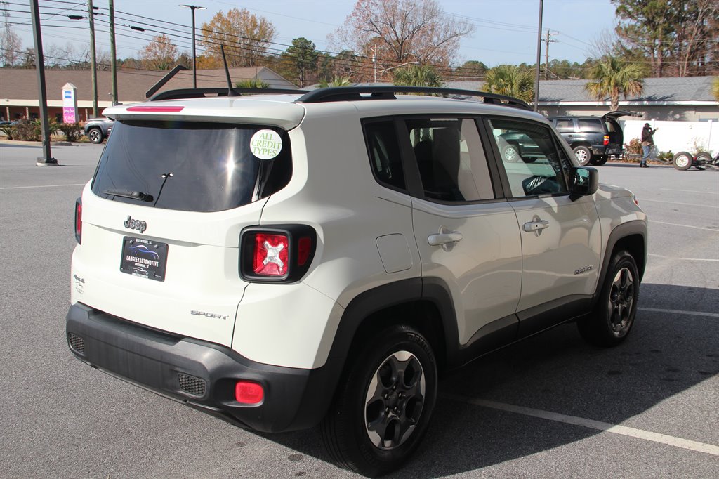 2017 Jeep Renegade Sport photo 8