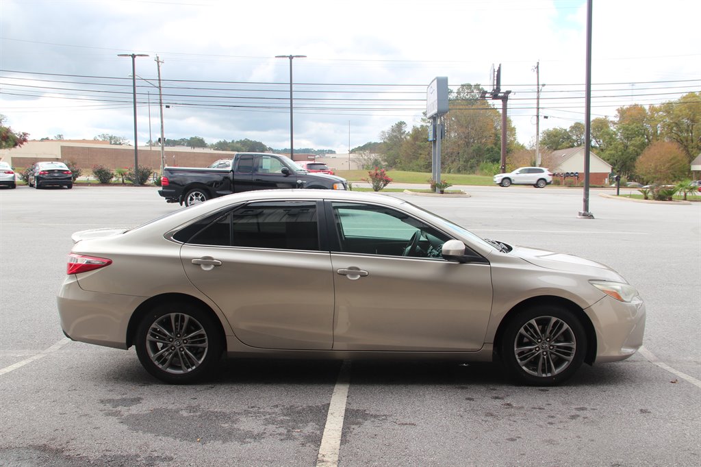 2016 Toyota Camry Special Edition photo 2