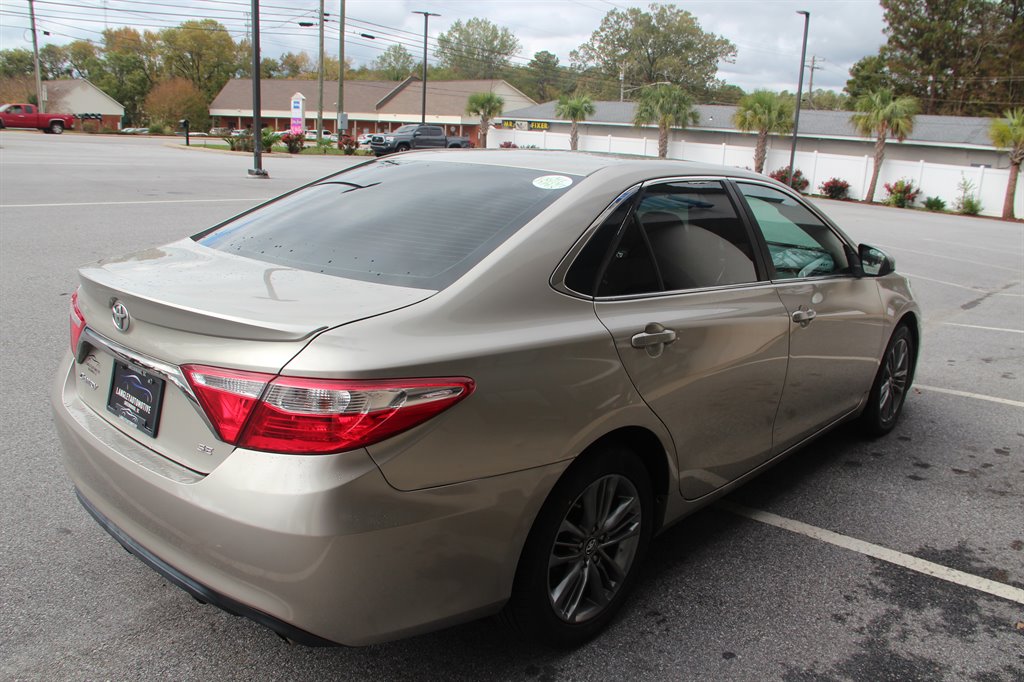 2016 Toyota Camry Special Edition photo 10