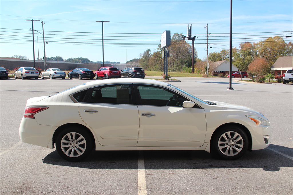 2015 Nissan Altima S photo 2