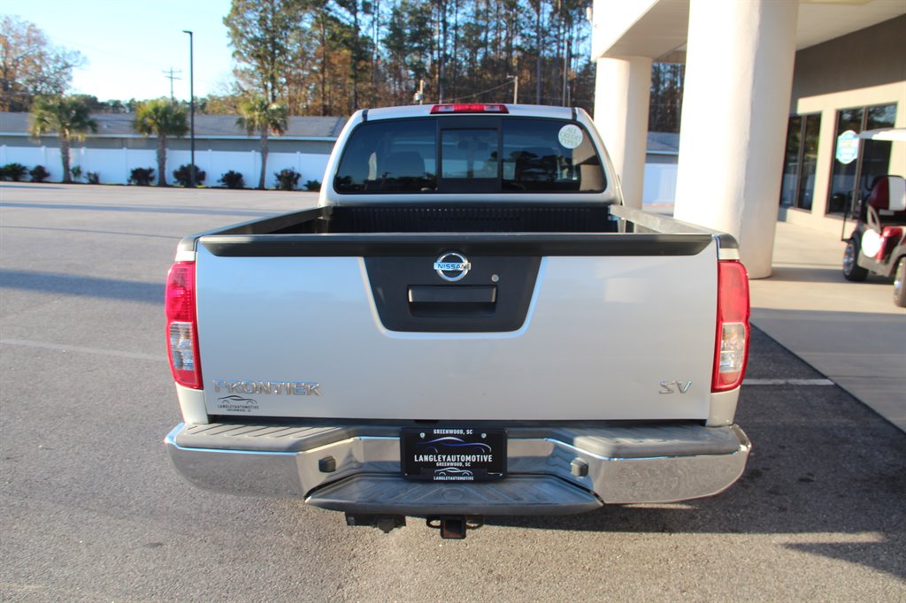 2014 Nissan Frontier SV photo 8