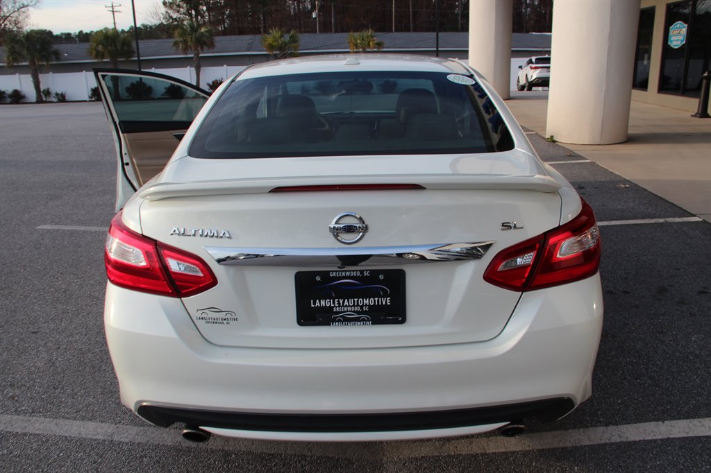 2017 Nissan Altima SL photo 7