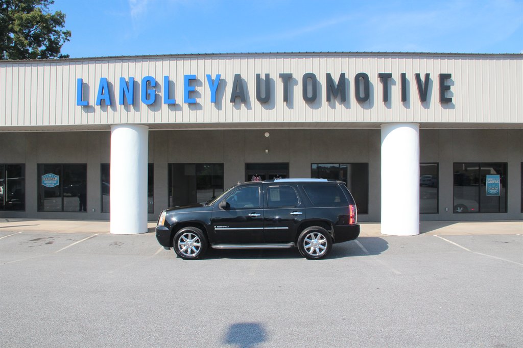 2009 GMC Yukon Denali - 2WD's photo