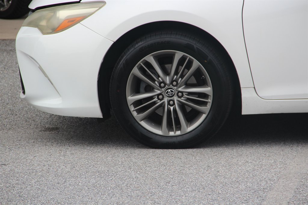 Toyota Camry photo 17