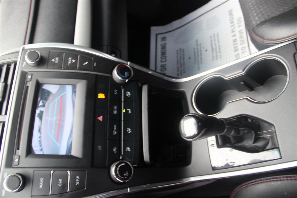 Toyota Camry photo 16