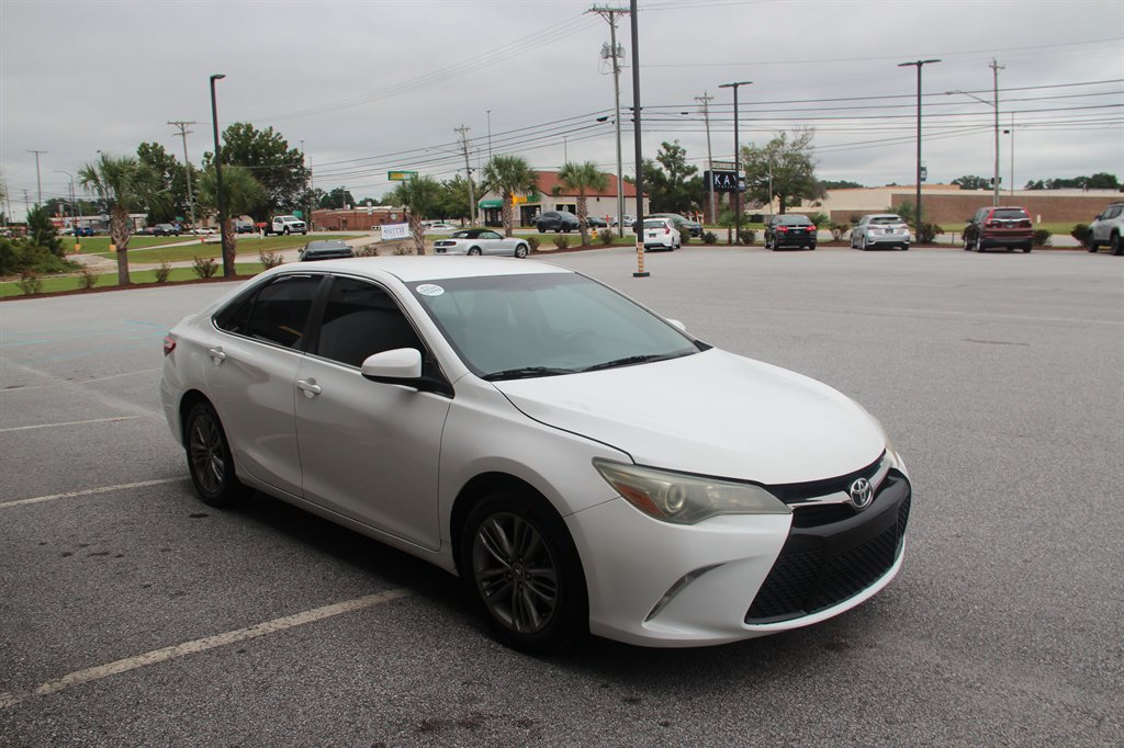Toyota Camry photo 3