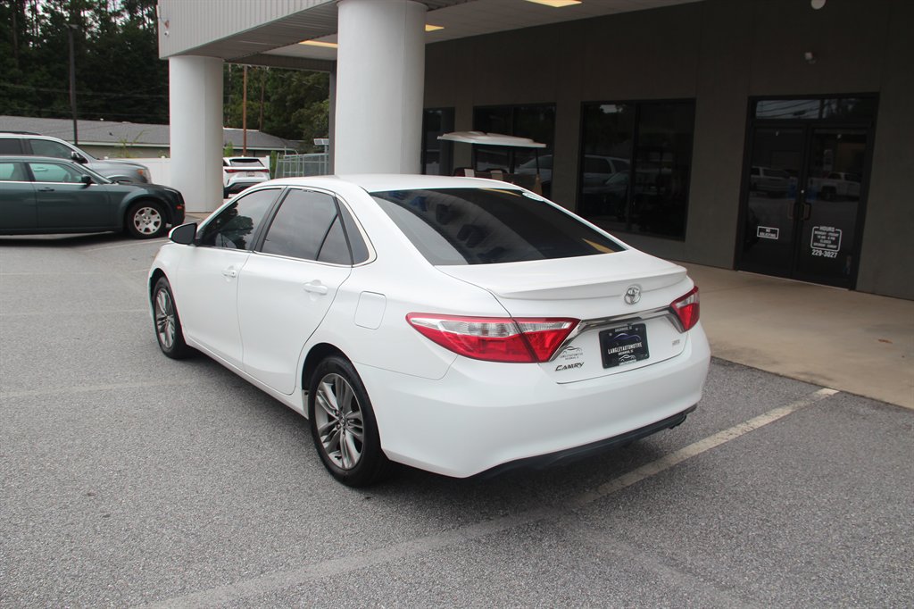 Toyota Camry photo 6