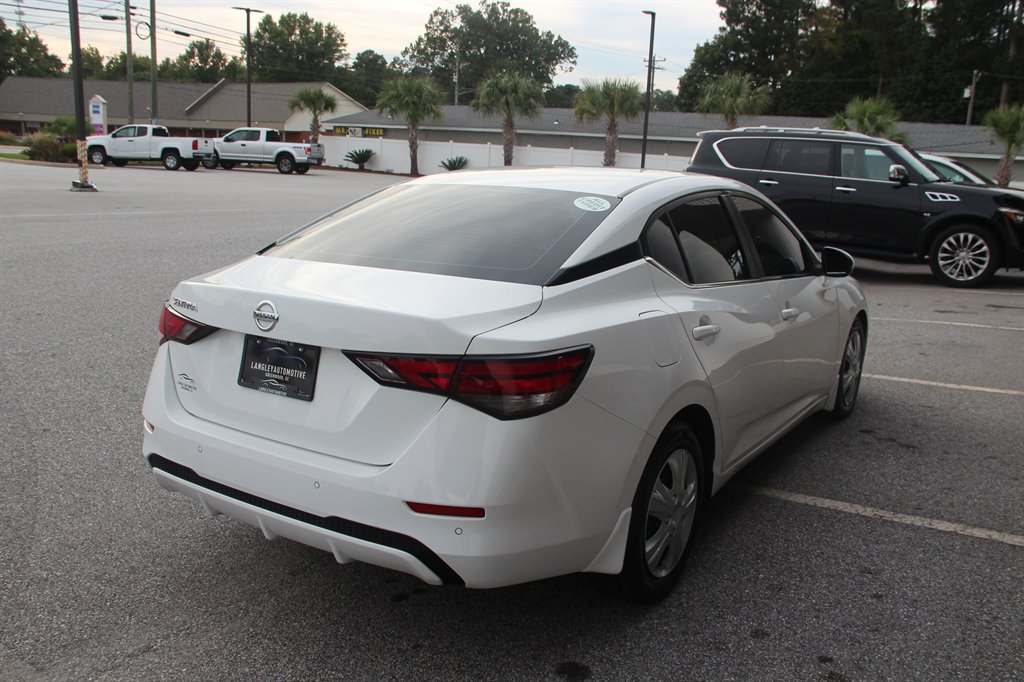 Nissan Sentra photo 8