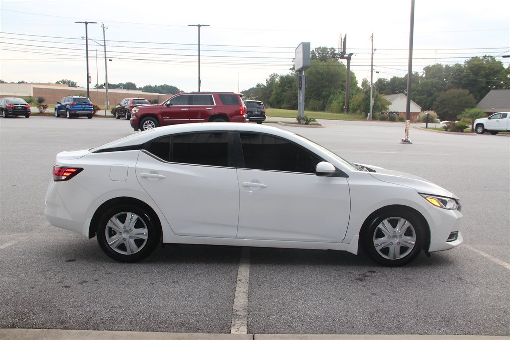 Nissan Sentra photo 2