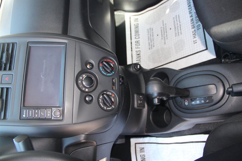 Nissan Versa photo 16