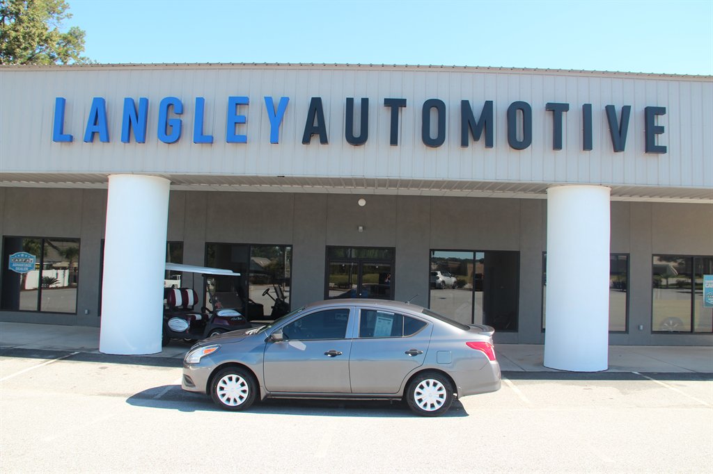 Nissan Versa