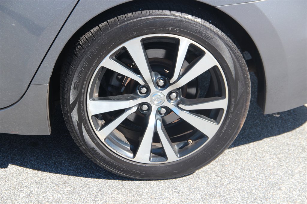 Nissan Maxima photo 18