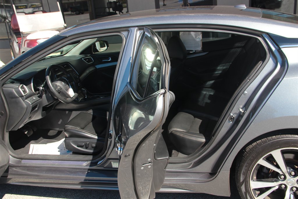 Nissan Maxima photo 11