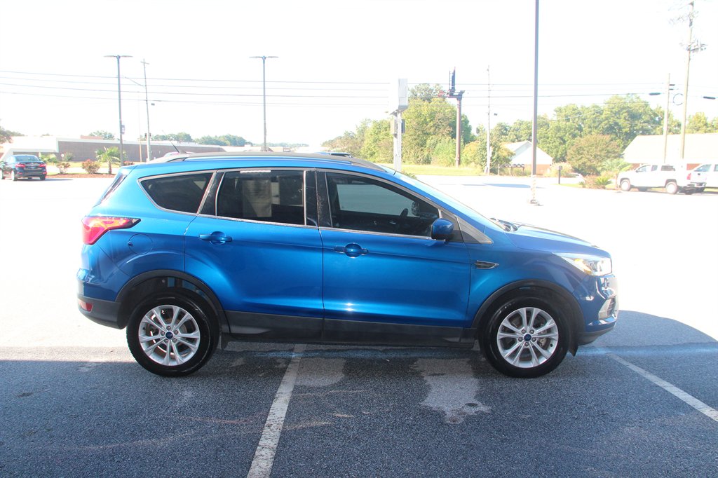 Ford Escape photo 2
