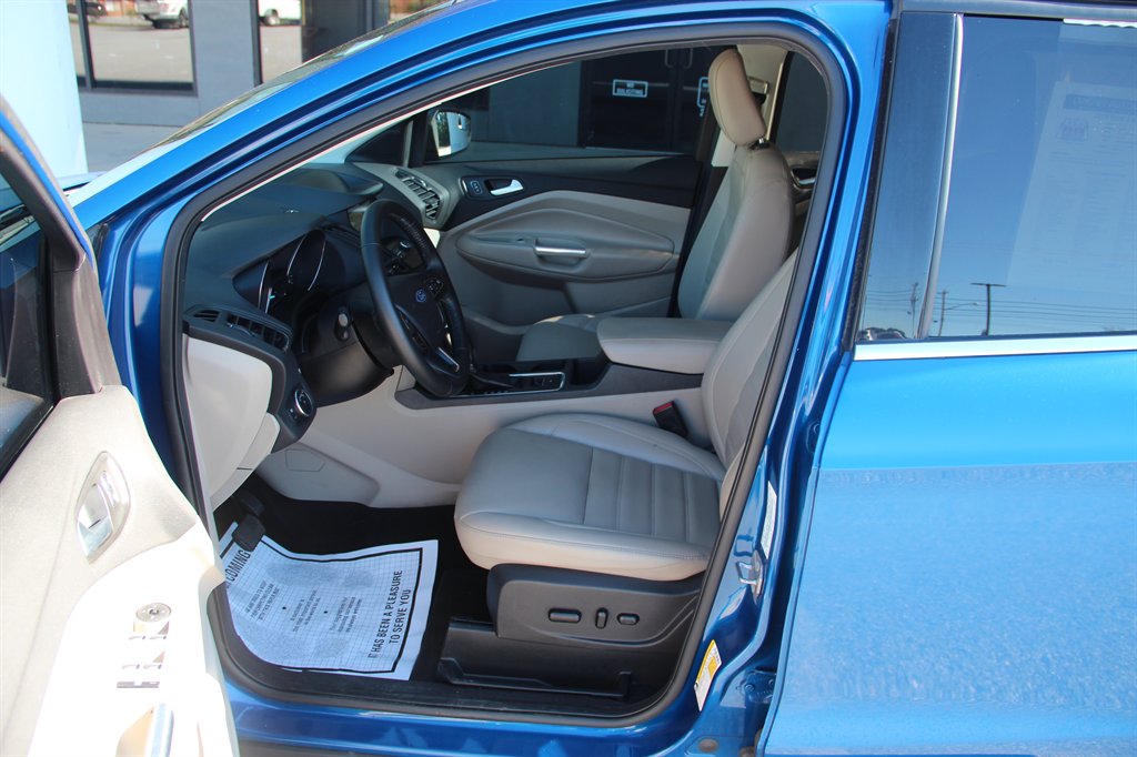 Ford Escape photo 9