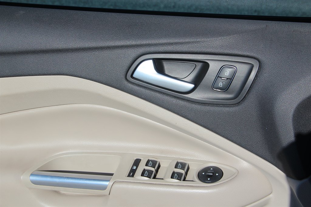 Ford Escape photo 13