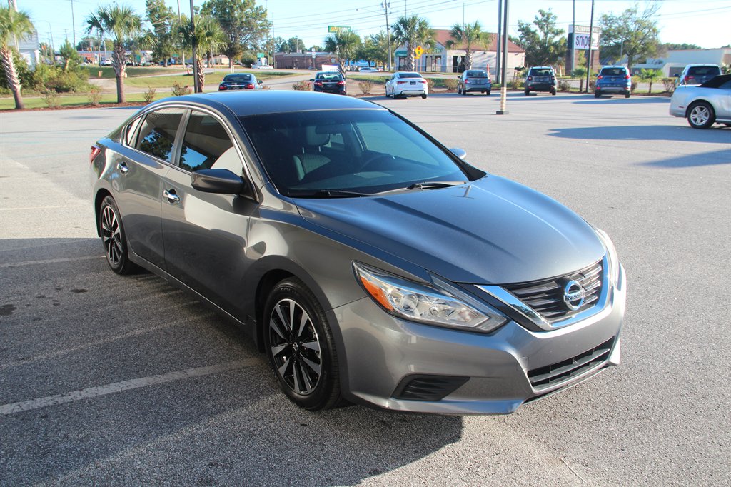 Nissan Altima photo 3