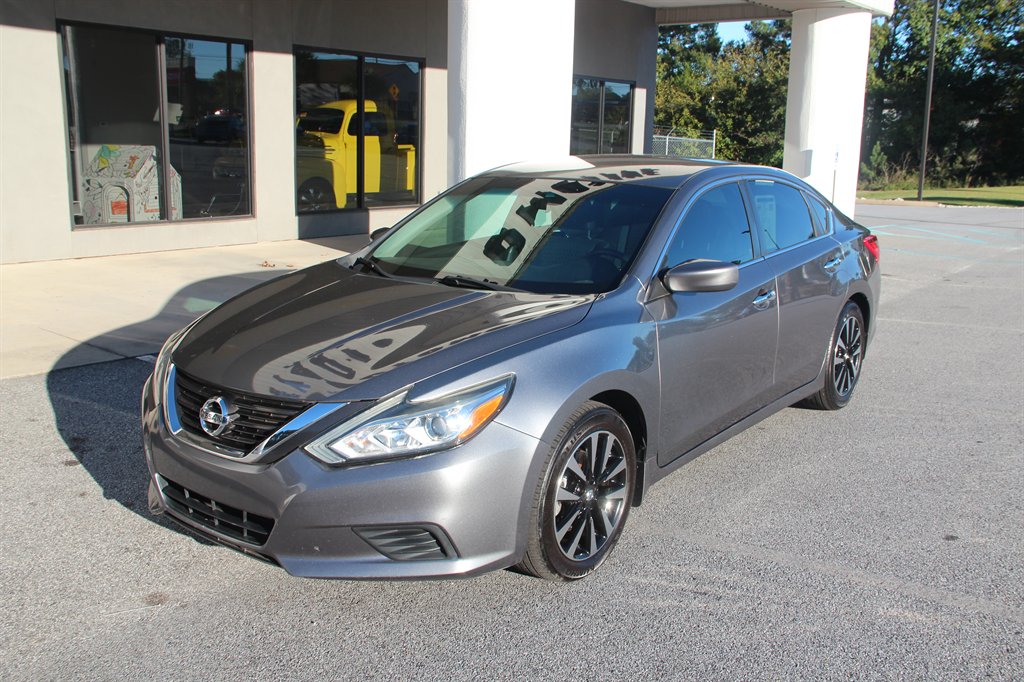 Nissan Altima photo 5