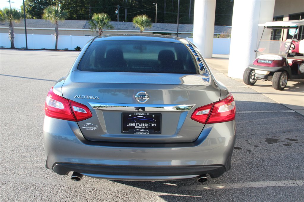 Nissan Altima photo 7