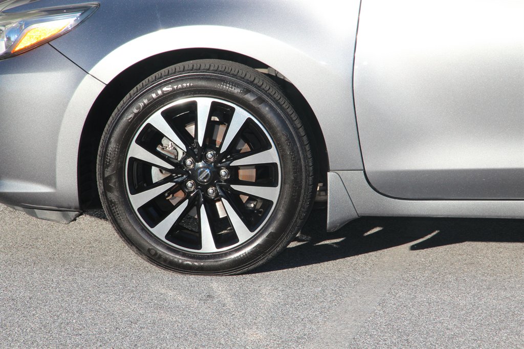 Nissan Altima photo 18