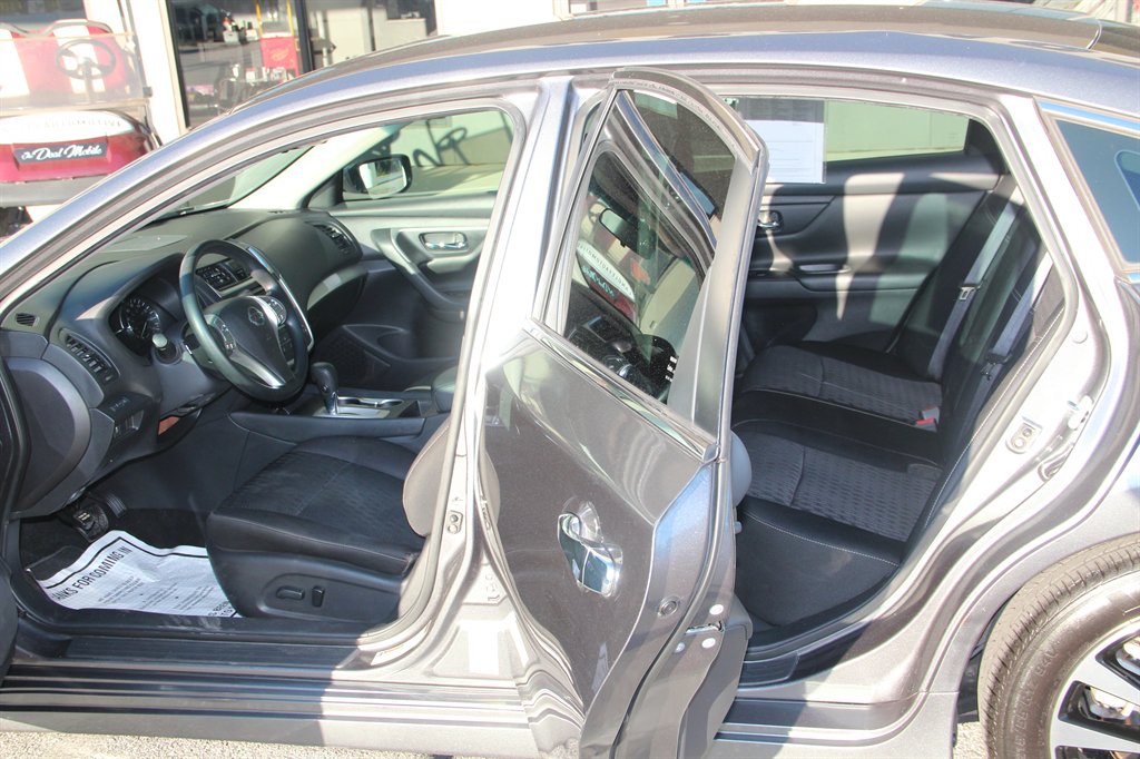Nissan Altima photo 11