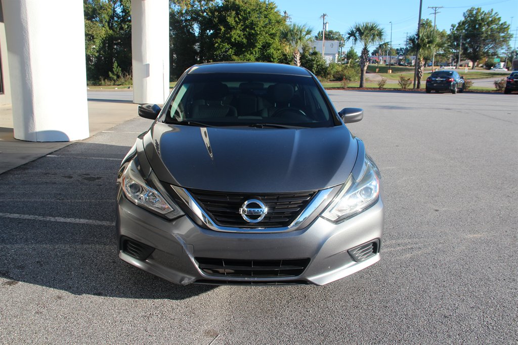 Nissan Altima photo 4