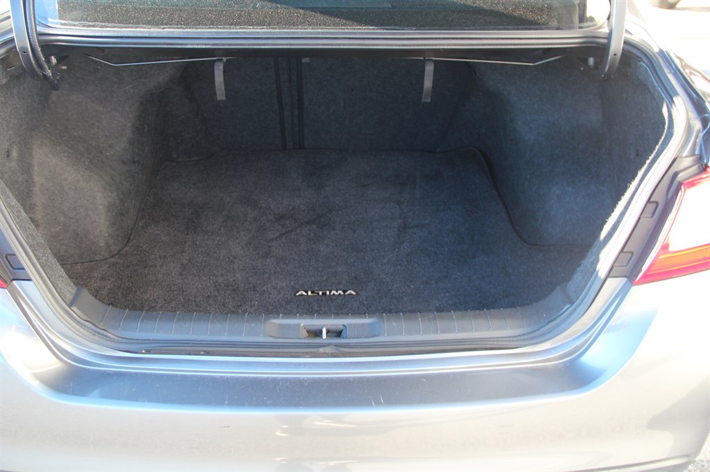 Nissan Altima photo 13