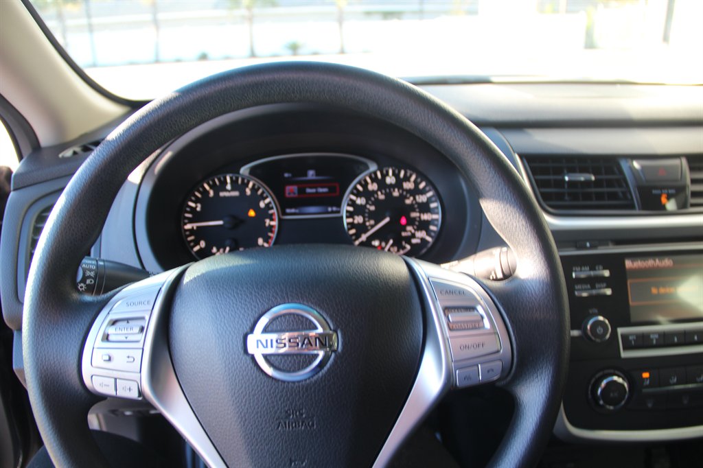 Nissan Altima photo 16